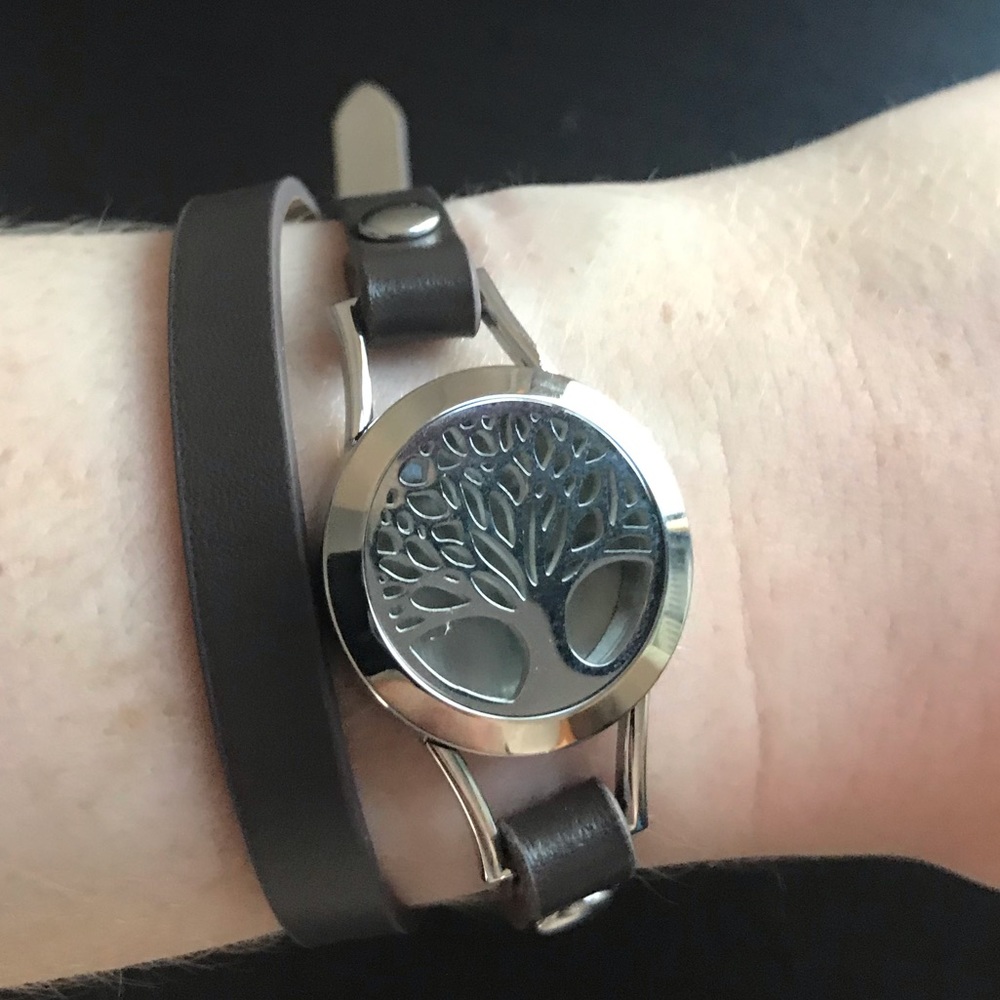 Essential Oil Diffuser - Picture 3 of 5